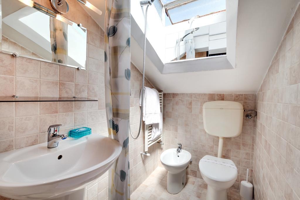 Ca' Badoer Attic Apartment Veneţia Exterior foto