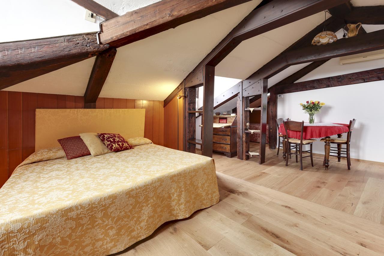 Ca' Badoer Attic Apartment Veneţia Exterior foto