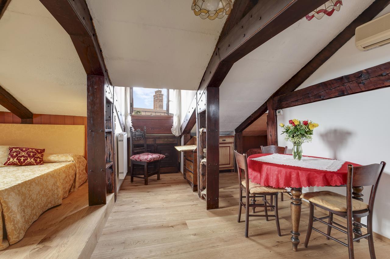 Ca' Badoer Attic Apartment Veneţia Exterior foto
